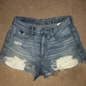 AMERICAN EAGLE high-waisted denim shorts